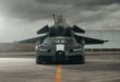 Bugatti Chiron Pur Sport против борбен авион