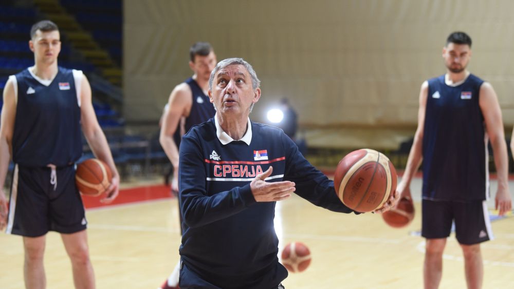 Селекторот на Српската кошаркарска репрезентација Светислав Пешиќ го пречкрта Милош Теодосиќ